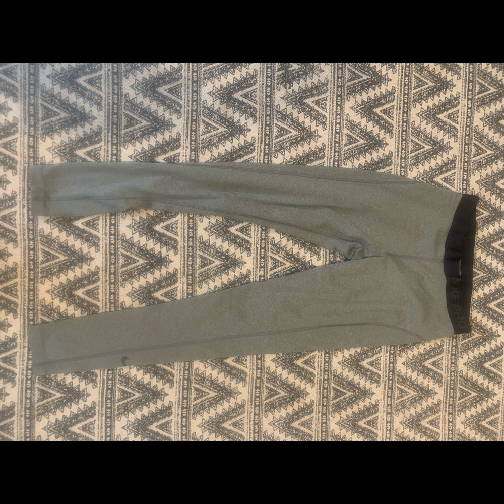 Women’s Nike Pro leggings